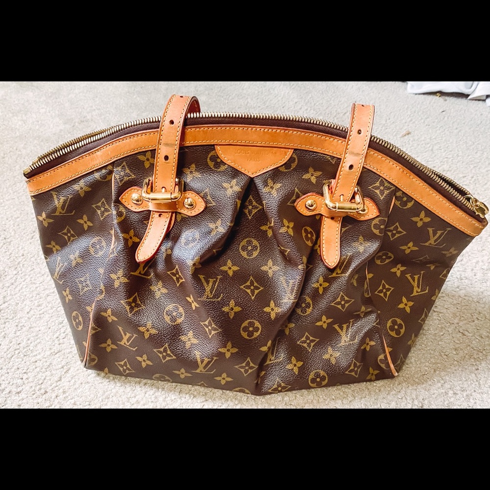 ON SALE‼️ ** Louis Vuitton Tivoli GM